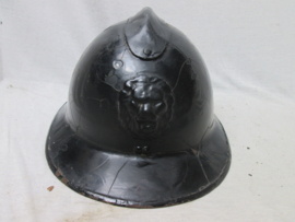 Belgium police helmet M-1933. with lion head, and innerliner. Belgische staalhelm model 1933 zwart, politie troepen, gedragen in de jaren 40- 50 door de Rijkswacht.