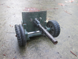 ASTRA made in England metal gun meccano. metalen kanon aparte maker.