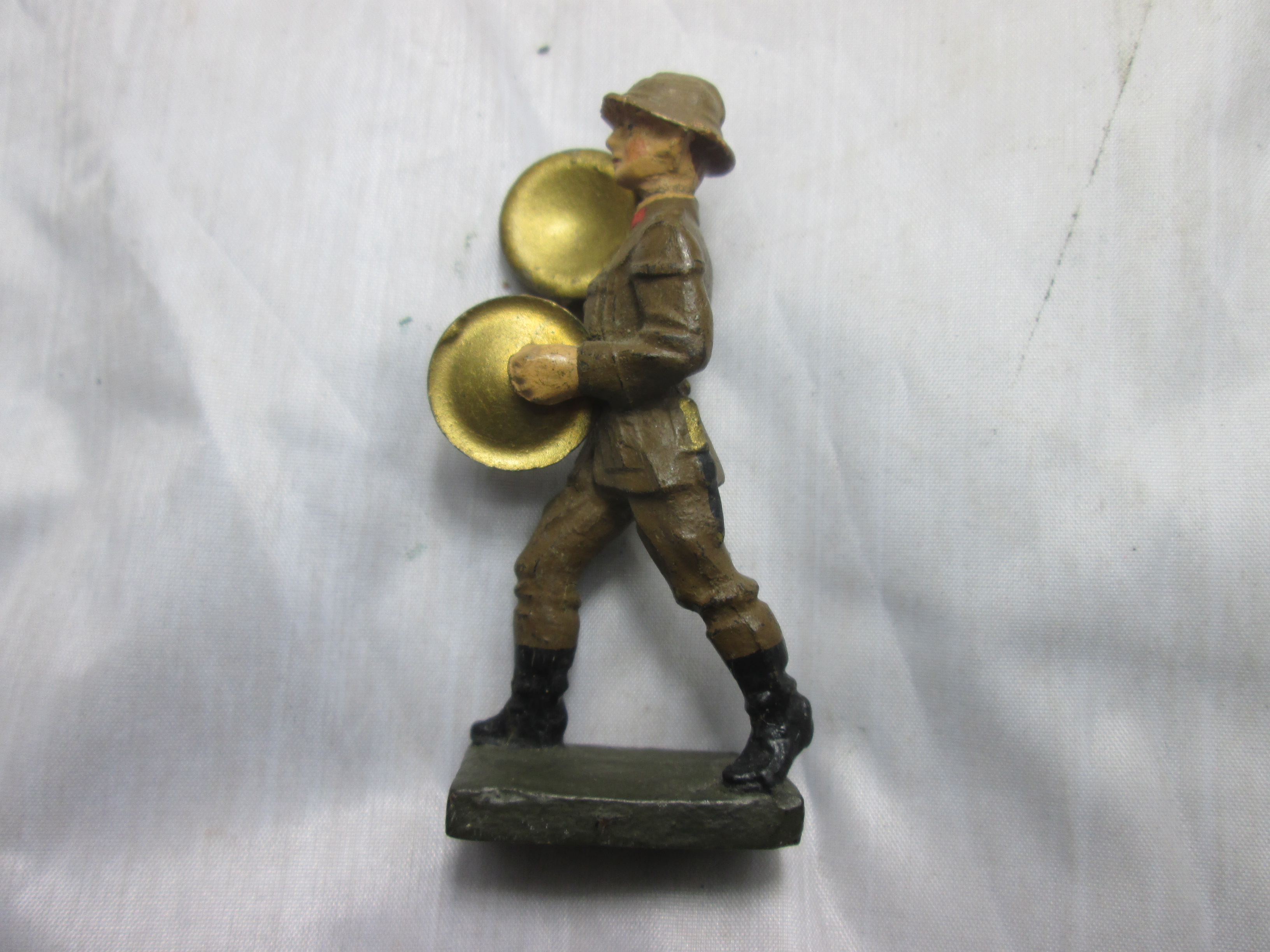 LINEOL Belgium soldier music band. Lineol Belgische soldaat met bekkens muziekkorps goede staat.