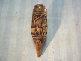 Rare pipe, made by a German prisoner of war in England.Zeldzame handgemaakte pijpenkop, door een Duitse krijgsgevangene in Engeland, of kamp in Frankrijk.