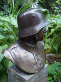 Nice statue German Soldier bronze. Bronzen Buste Weimar soldaat zware kwaliteit.