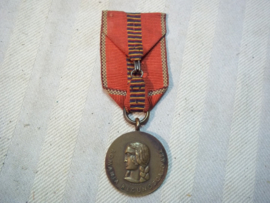 Rumanian service medal also worn by german soldiers. Roemeense service medaille 1941 ook gedragen door Duitse soldaten.