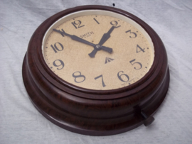 Bakkelieten klok met Broad-arrow  /I\. Smith 8 dagen uurwerk in bakkelieten kast jaren 30-40 klok loopt niet lang enkel enige minuten. zeer decoratief en apart.