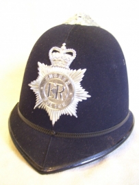 English police helmet SUSSEX, riod department because of the hard shell. Bobbyhelm stevig oproerpolitie