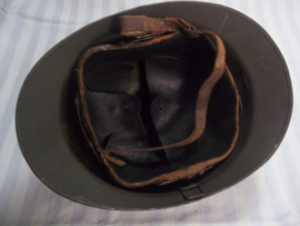 French helmet, model 1926 with artillery badge. Franse helm met 1e model embleem, perfecte staat,