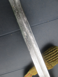 Danish naval sword 1840-1849. Deens Marine sabel officier zo rond 1900 vuurverguld met sabelkwast. gedragen staat mooi geetst met maker uit Kopenhagen.
