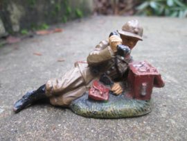 ELASTOLIN French soldier and his fieldtelephone. Elastolin Franse soldaat met veldtelefoon. leuk apart stuk in perfecte staat.