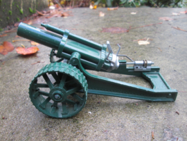 Metal gun, metalen kanon meccano British made met laad en richt mechaniek mooi model leuk gemarkeerd.