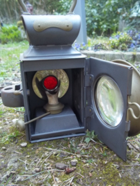 British MILLER car lamp used in the first world war till 1942.  In England used till 1945 by the cars used by the Homeguard. Engelse MILLER lamp WD met broad arrow, compleet met brander 1924 MINT staat.  W /I\ D.