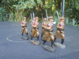 ELASTOLIN 6 marching Belgium soldiers, 6 marcherende Belgische soldaten. goede staat