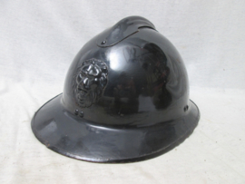 Belgium helmet M-33. belgische helm m-1933 zwart geverfd, voor politie troepen gendarmerie, compleet met binnenwerk.