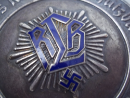 German plaque of the Civil defence. Duitse deur plaquette van de RLB Mitglied des Reichsluftschutzbundes Landesgruppe Berlin, met een blauw geemailleerd RLB vroeg model zware kwaliteit Zeldzaam met emaille.