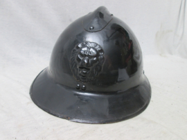 Belgium helmet M-33. belgische helm m-1933 zwart geverfd, voor politie troepen gendarmerie, compleet met binnenwerk.