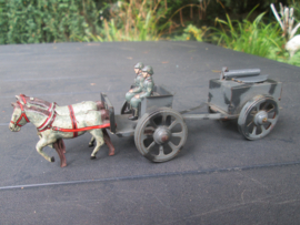 Tin toy, German soldiers. Blikken speelgoed, vooroorlogs, Duitse soldaten met paard en wagen keukenwagen gulash kanone klein model made in Germany bijzonder stuk goede staat.