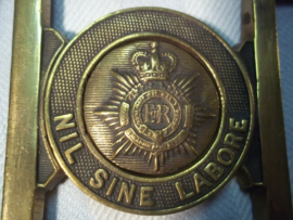 British buckle Nil sin Labore. Bronzen Engelse gesp infanterie regiment, nummer gelijk