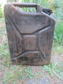 Duitse jerrycan 2e model, 1940, zonder WEHRMACHT.