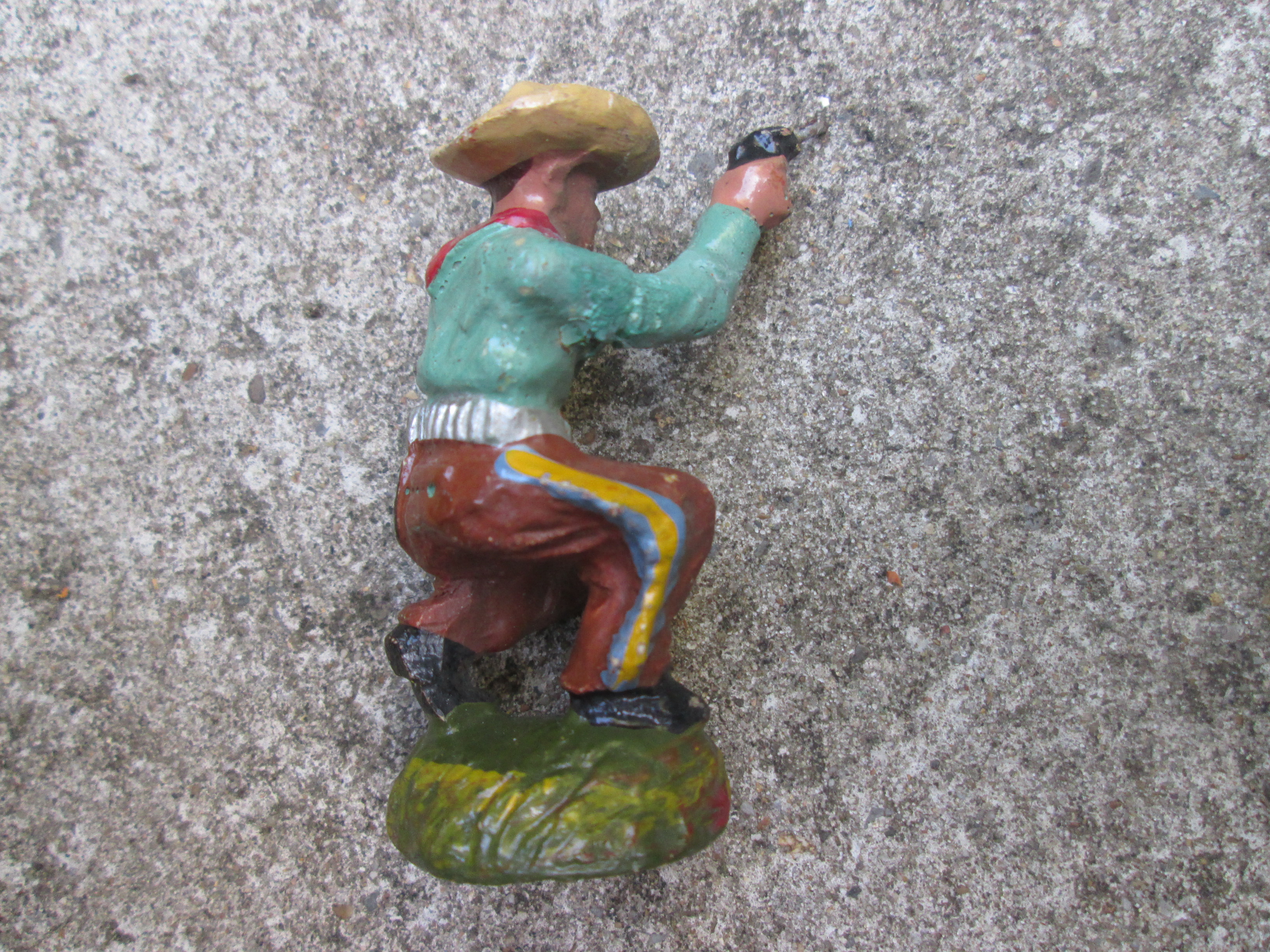 DURSO cowboy with 2 revolvers, figuur met  2 wapens
