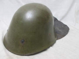 Dutch colonial helmet. MILSCO type. Nederlandse KNIL helm M1941 - Koninklijk Nederlands Indisch Leger. deze MILSCO helmen zijn altijd zonder leeuwembleem, gedragen eerlijke staat met correcte neklap.