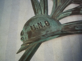 Bronse grave memorial plaque, Franse grafpalm van de UNC Union National de combattant. oudstrijders gesigneerd.