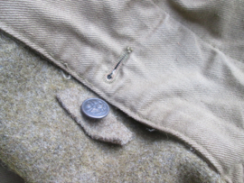 US-Army trench-coat. Amerikaanse lange leger jas WO1 gebruikt en gedragen in de loopgraven van Frankrijk 1917-1918.
