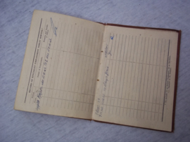 Engels  Soldiers Service pay book, voor een Nederlandse soldaat die zich in 1945 in Eindhoven heeft aangemeld.