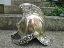 British Merry Weather fire brigade officers helmet from the fire Brigade association. Engelse officiers brandweerhelm met herinneringsembleem van de Fire Brigade association geemailleerd. TOP stuk