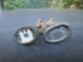 ELASTOLIN 2 British marching soldiers, 2 marcherende Engelse soldaten geen rugzak