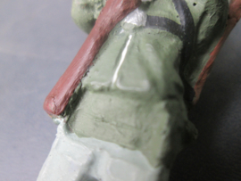 ELASTOLIN German shooting soldier. schietende Duitse soldaat.