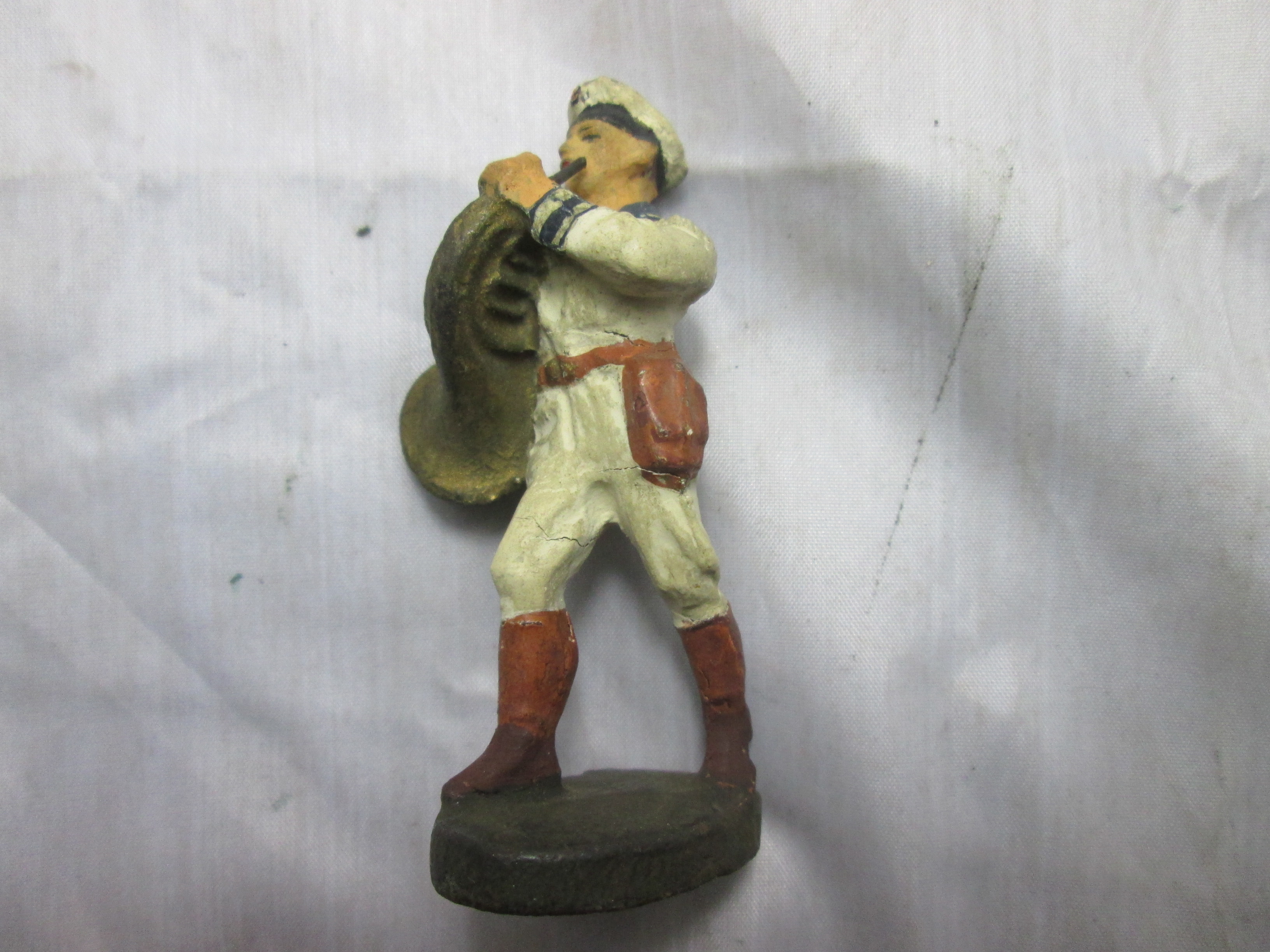 German Navy toy soldier. Duits speelgoed soldaatje Kriegsmarine hoornblazer.