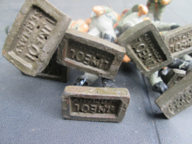 LINEOL German marching soldiers smaler size. 13 Duitse soldaten marcherend met officier. goede staat. kleiner model