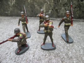 ELASTOLIN 5 American soldiers shooting. 5 Amerikaanse soldaten schietend. mint staat.