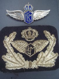 Dutch cap badge KLM airlines. Nederlands petembleem zilver borduurd KLM jaren 20- 50 zeer bijzonder.