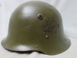 Bulgarian steelhelmet M-1936. Bulgaarse helm M-36 met binnenwerk, nette staat.