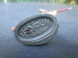 ELASTOLIN British soldier attacking. Engelse soldaat in de aanval