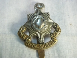 British capbadge The Royal Sussex Regiment. Engels baret embleem