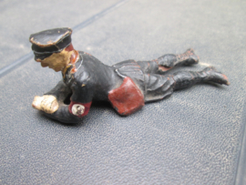 ELASTOLIN German SS soldier. SS soldaat in zwart uniform met armband.