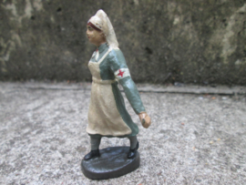 ELASTOLIN German Red Cross nurse. Duitse verpleegster, goede staat