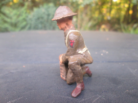 ELASTOLIN British soldier signal corps with pigeons. Engelse soldaat met duiven kooi. leuke staat.