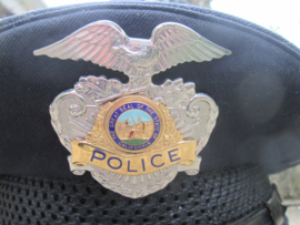 United States Police cap California. Amerikaanse politie pet Californië etiket Long-Beach Californië.  LAPD Los Angles Police Department.