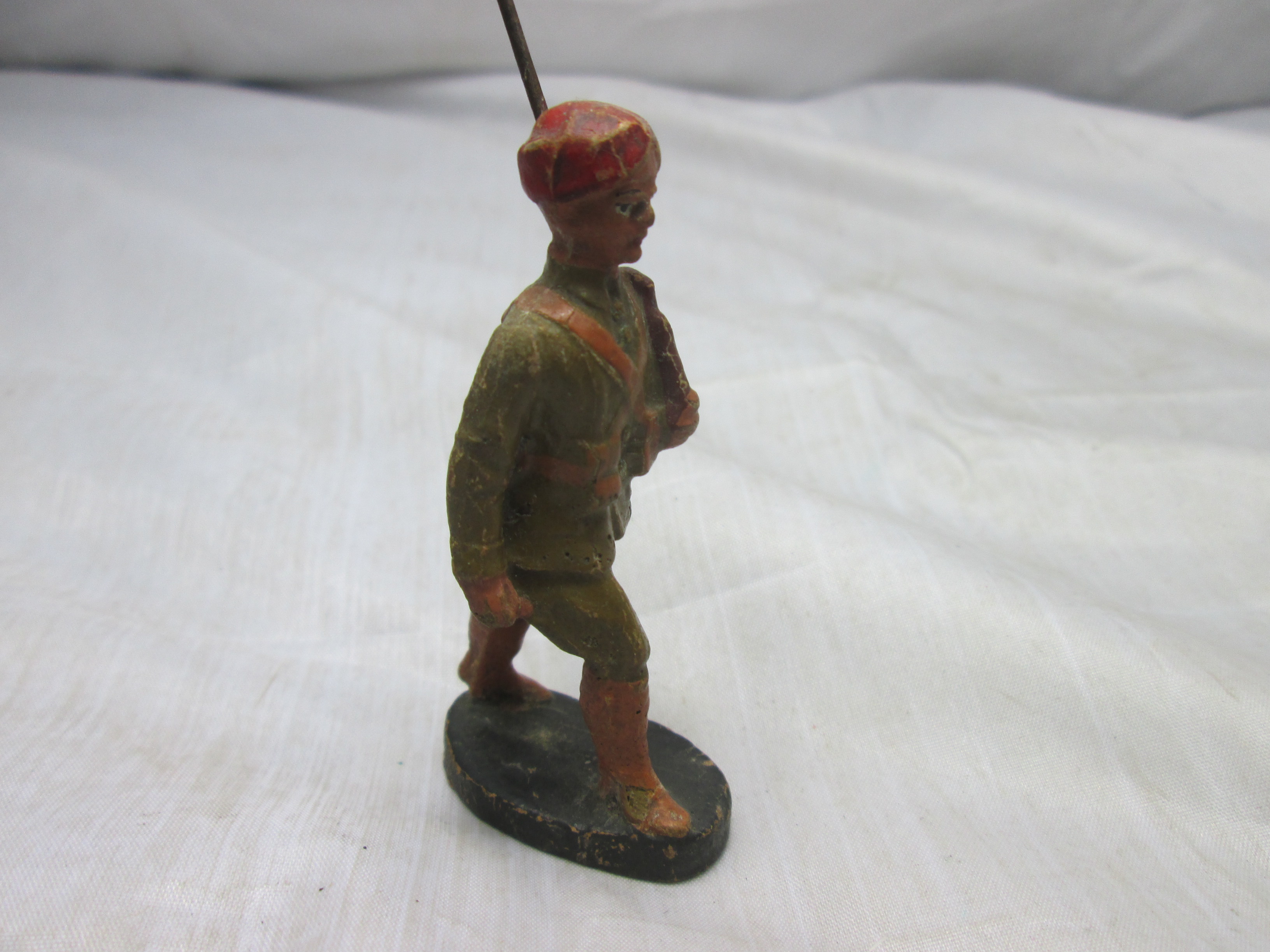 ELASTOLIN rare Indian soldier with red turban. Elastolin Indisch soldaat met rode tulband