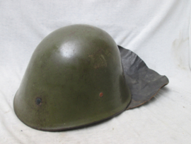 Dutch colonial helmet. MILSCO type. Nederlandse KNIL helm M1941 - Koninklijk Nederlands Indisch Leger. deze MILSCO helmen zijn altijd zonder leeuwembleem, gedragen eerlijke staat met correcte neklap.