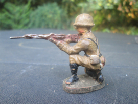 ELASTOLIN shooting Belgium soldier, schietende Belgische soldaat.