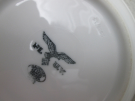 German saucer luftwaffe. Duits schoteltje met luftwaffe adelaar, datum en nummer, zeer nette staat.