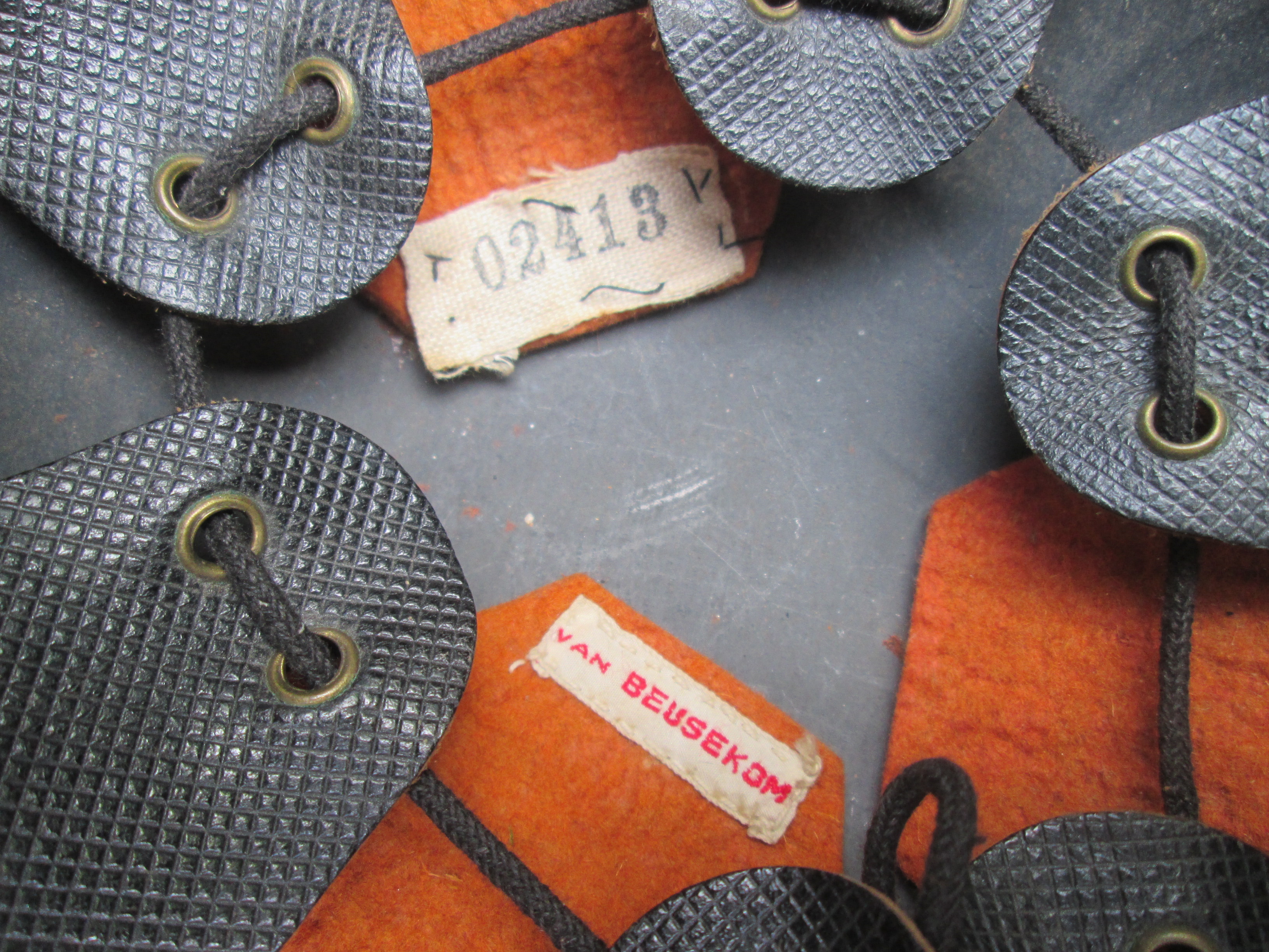 Dutch police helmet used in the fifties. Nederlandse helm m34 met Rijkspolitie decal, op naam stempel CM/1939 en van de Volharding in Amsterdam leerfabriek, bijna mint staat helm TOP stuk zo gemarkeerd.