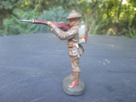 ELASTOLIN British shooting soldier. Engelse schietende soldaat goede staat