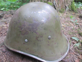 Dutch helmet used by the Germans, Schutzmannschaften. and Roumanian forces. Nederlandse helm gebruikt door de Roemenen. voorzien van een Duits binnenwerk, zeldzaam stuk.