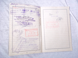 German travelpermit. Duits paspoort, Reise Pass Deutsches Reich voorzien van vele visum stempels voornamelijk Oostenrijk.