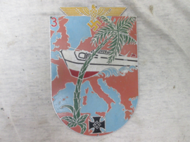 German plaque, commemorating the service of 3 rd. Schnellboot Flottilla. Unit shield, Kriegsmarine. Duitse metalen aluminium plaquette Die Afrika Flottille. Zeldzaam, 6 van bekend