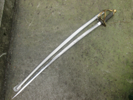 Belgium sword, with etching. Belgisch sabel met gravering Voor Vorst en Vaderland andere kant 2e Regiment Lansiers, bijzonder stuk maker is E.&F. Hörster Solingen.