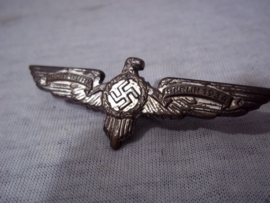 German tinnie, rally badge, Duitse tinnie DLV- 1. Fliegertreffen  Berlin 1934. mooie vroege luchtvaart veranstaltungs abzeichen.